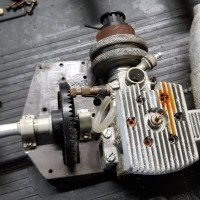 micro mold lark 2 25   engine  main drive before cleanup