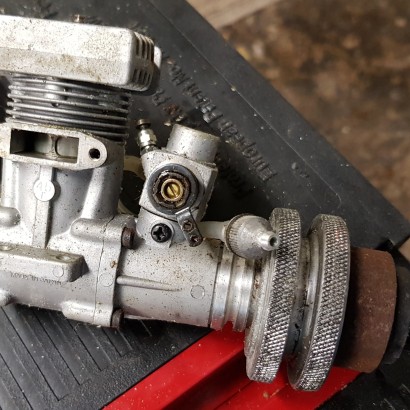 micro mold lark 2 25   engine before cleanup