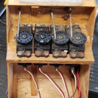 micro mold lark 2 25   servos