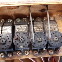 micro mold lark 2 25   servos
