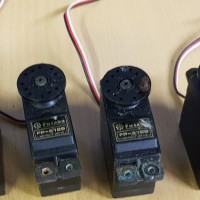 micro mold lark 2   servos